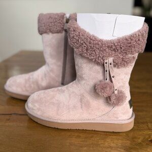 Ugg Plumdale Cuff Short Boot with Tassle Detail - NIB!